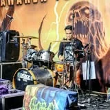 Drummer tampil di panggung NGORO BANGKIT 8